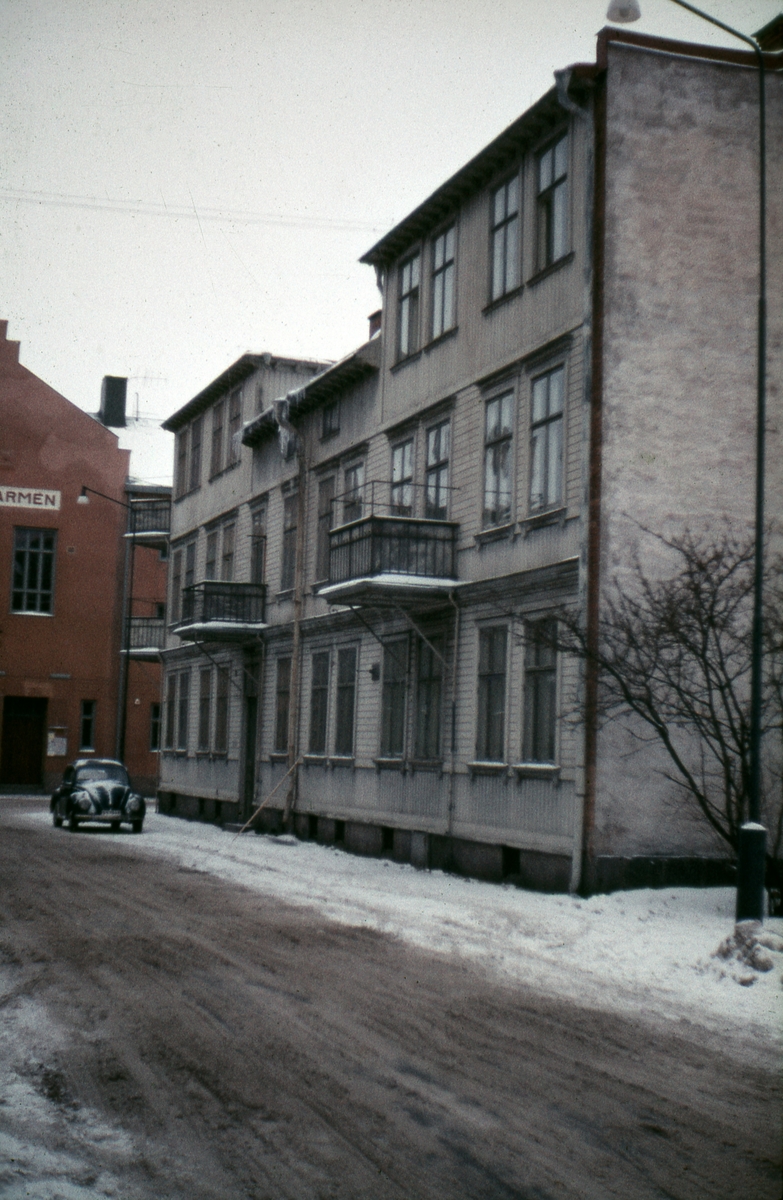 Större delen av kvarteret Snigeln i Haga rivs vintern 1969-70 med ...