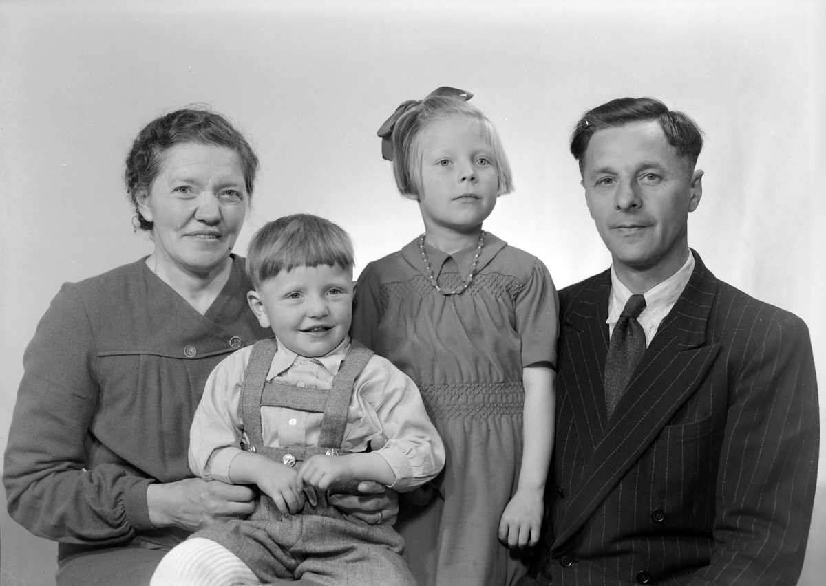 Hilmar Klukstad med familie