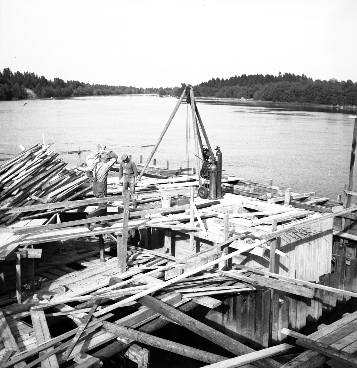 Upplandsbodarna. Nytt kraftverk med ledningar från Korsnäs. Den 15 september 1949