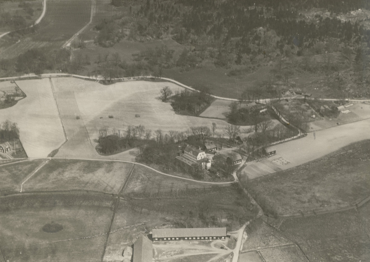 Flygfoto över Fredriksbergs herrgård.