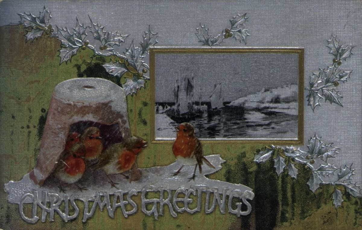 Julekort. Jule- og nyttårshilsen. Dekorert med sølvfarge. Fugler i forgrunnen. Sjølandskap med båter i bakgrunnen. På forsiden: Engelsk tekst.