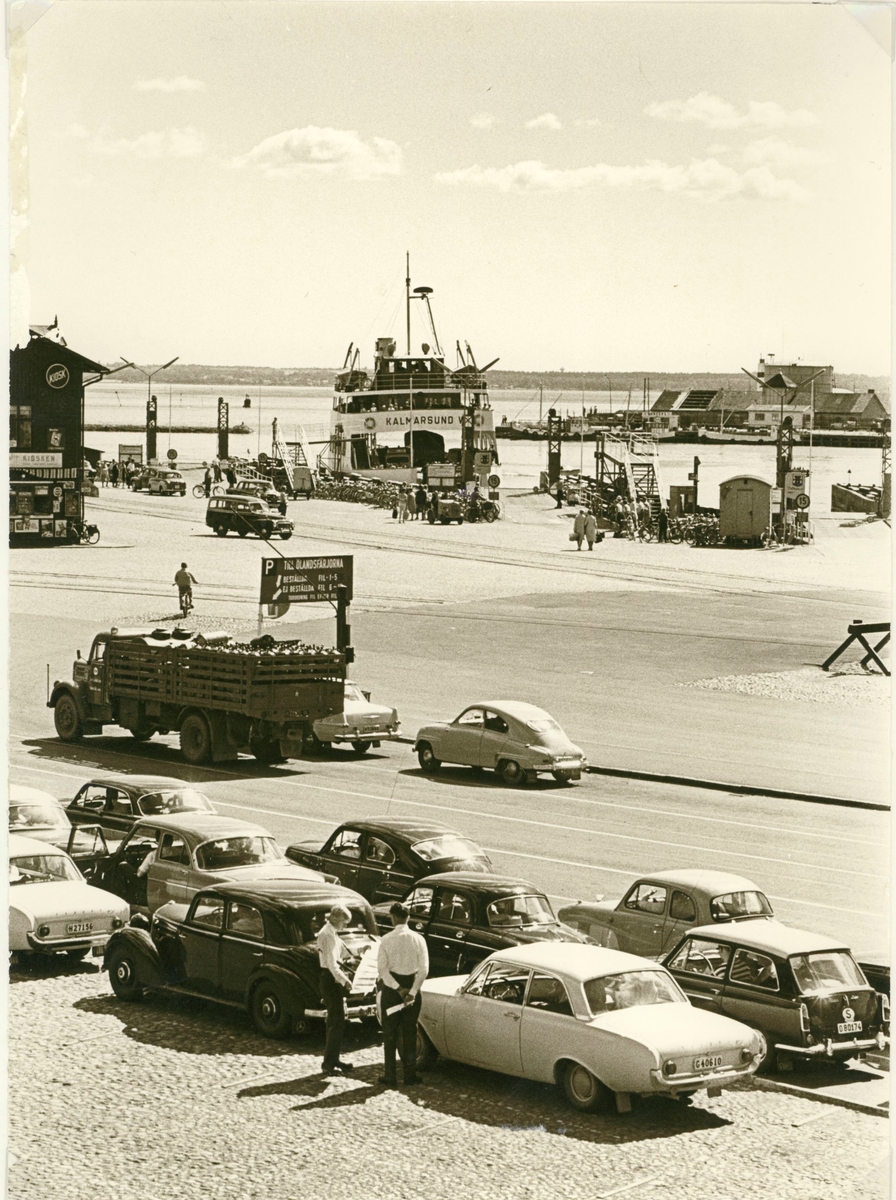 Kö till Kalmarsundsbåtarna i augusti 1964.