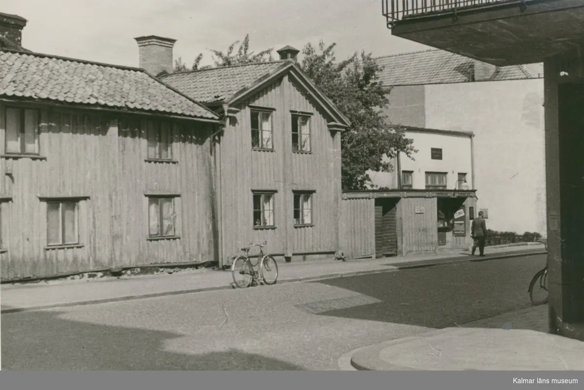 De 1960 nybildade tomterna i kvarteret Krämaren 15, på Brunnsgatan 10, 8 och 6.