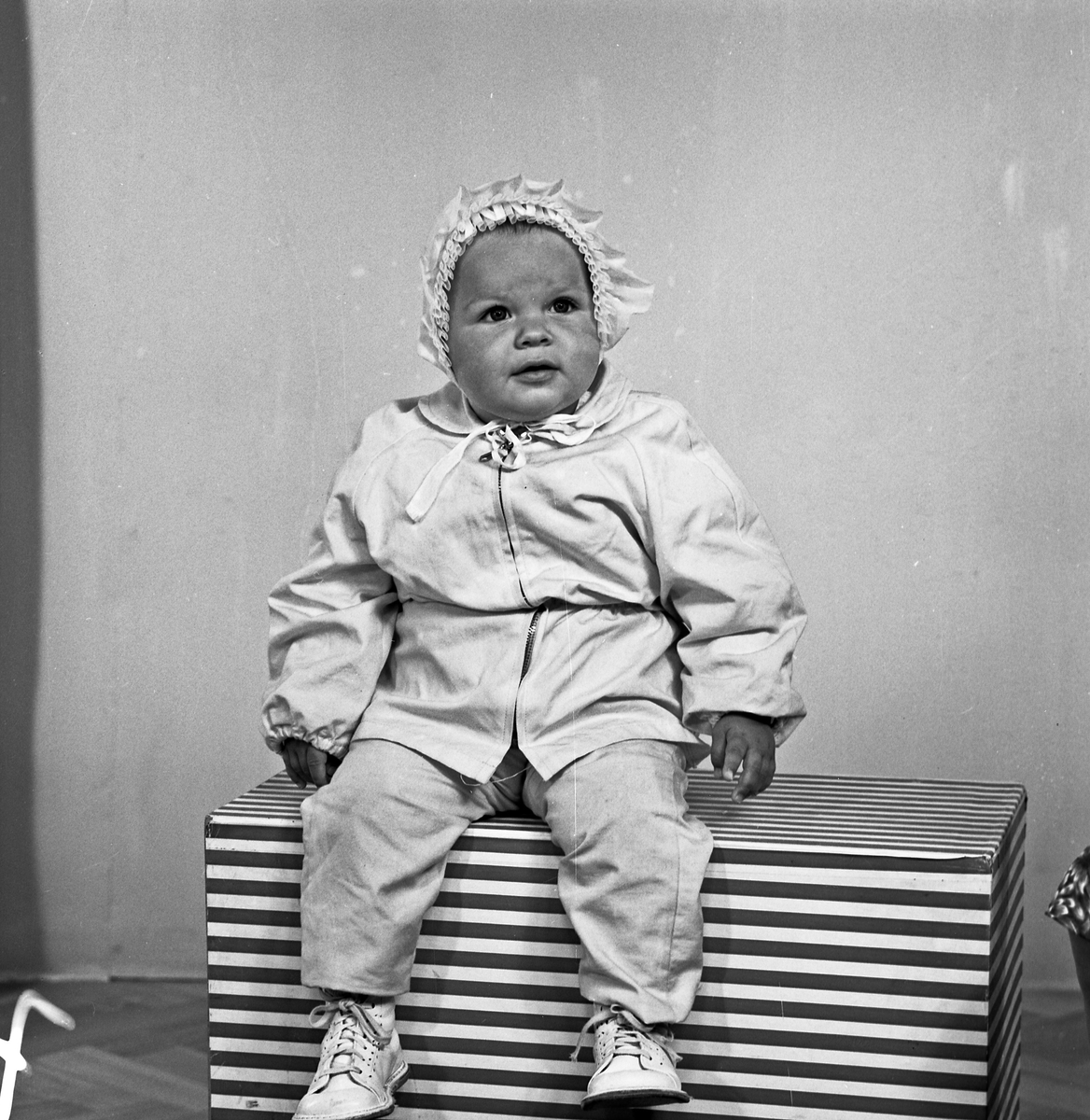 Portrett - lite barn - bestiller Inger Egeland