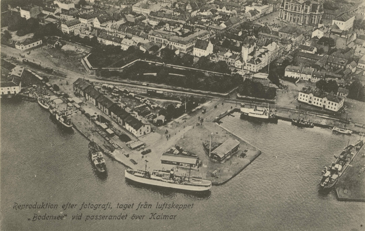 Reproduktion efter fotografi, taget från luftskeppet "Bodensee" vid passerandet över Kalmar hösten 1919.