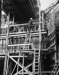 Oslotunnelen : Jernbindings- og forskalingsarbeider på Natio