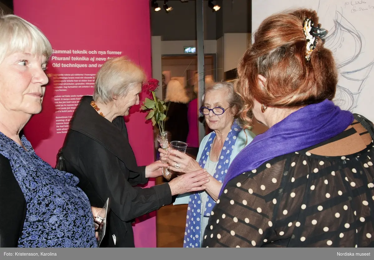 Rosa Taikon vernissage på Nordiska museet
"Smycken av Rosa Taikon"