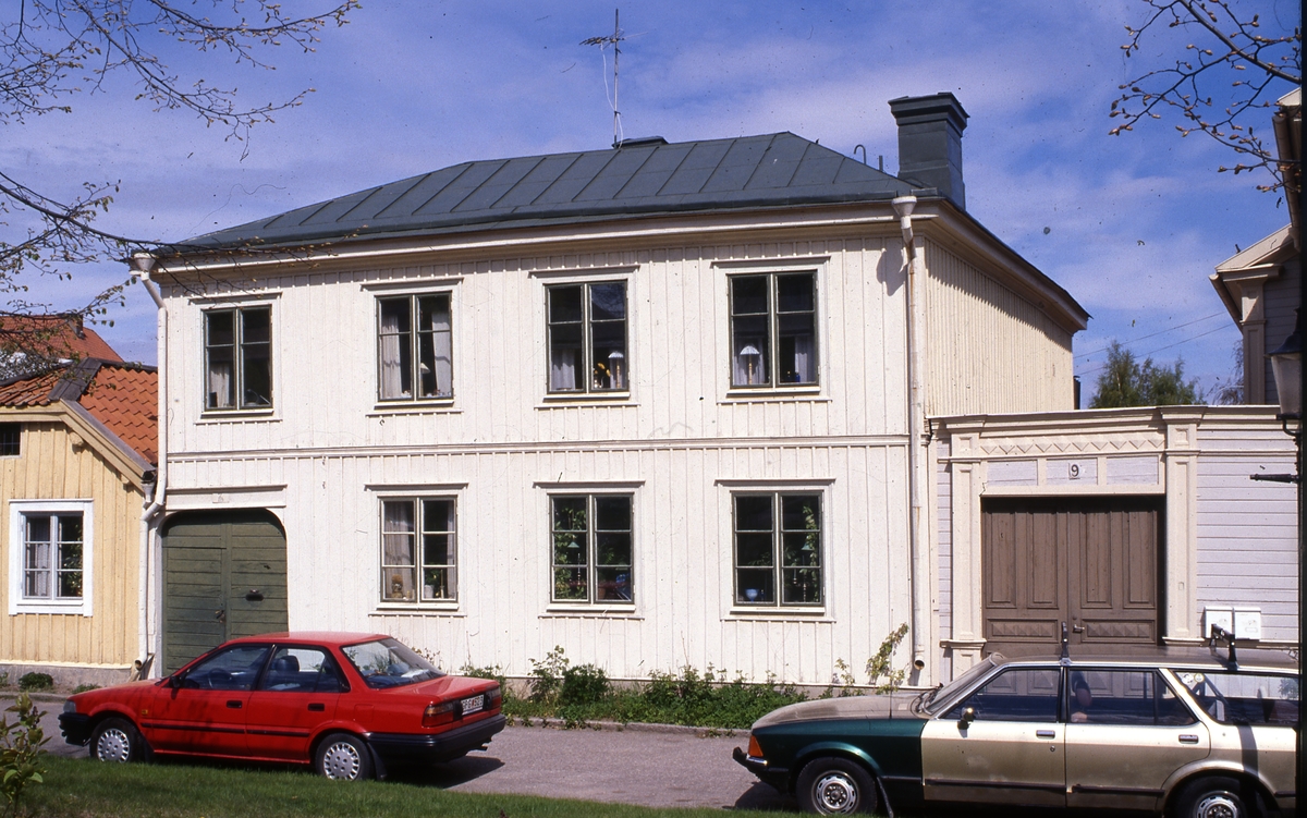 Kv Springer 3, som blev byggnadsminne 1990, byggdes omkring 1810 efter ritningar av Carl A Wahrberg.
