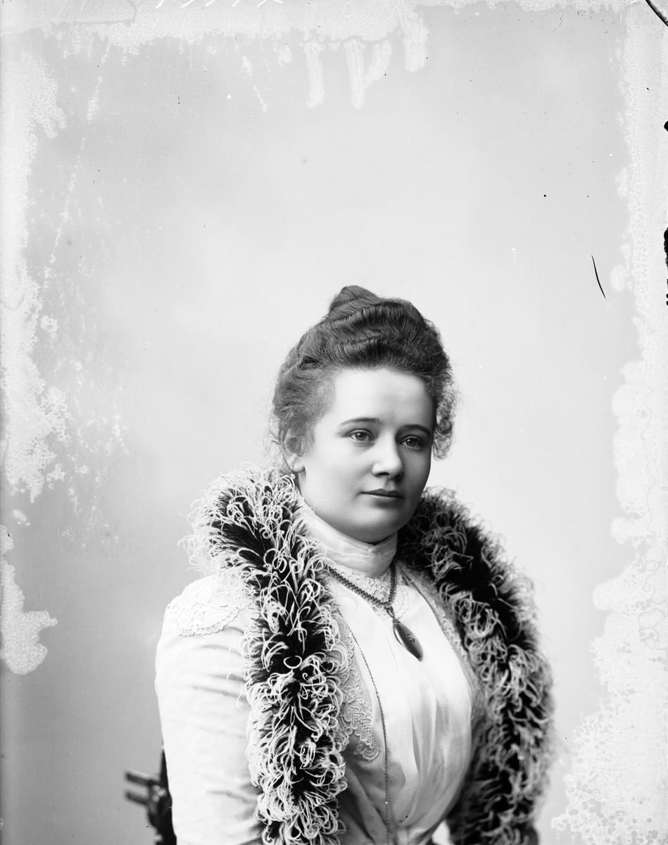 Julia Nilsson, Bergsgatan 84. Maj 1900



