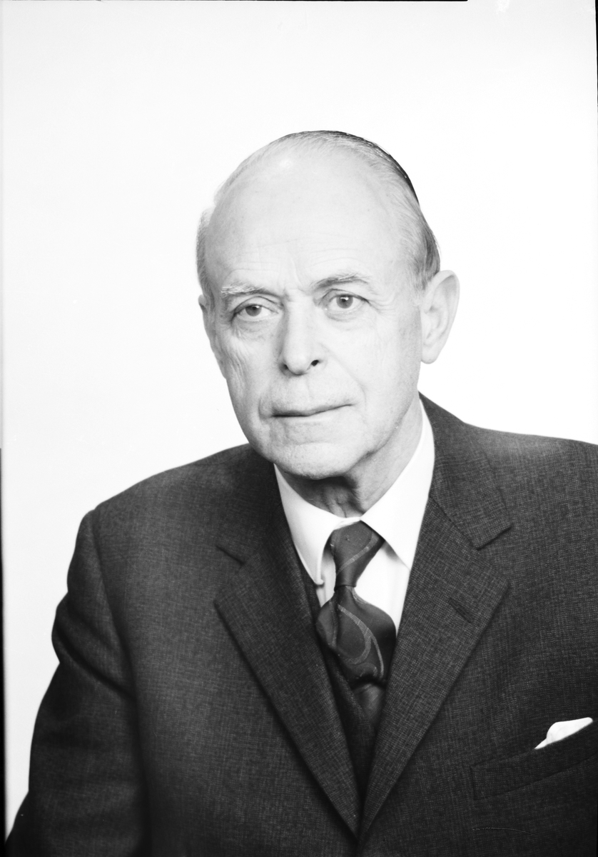 Tandläkare Erik Kellner. Den 29 april 1974