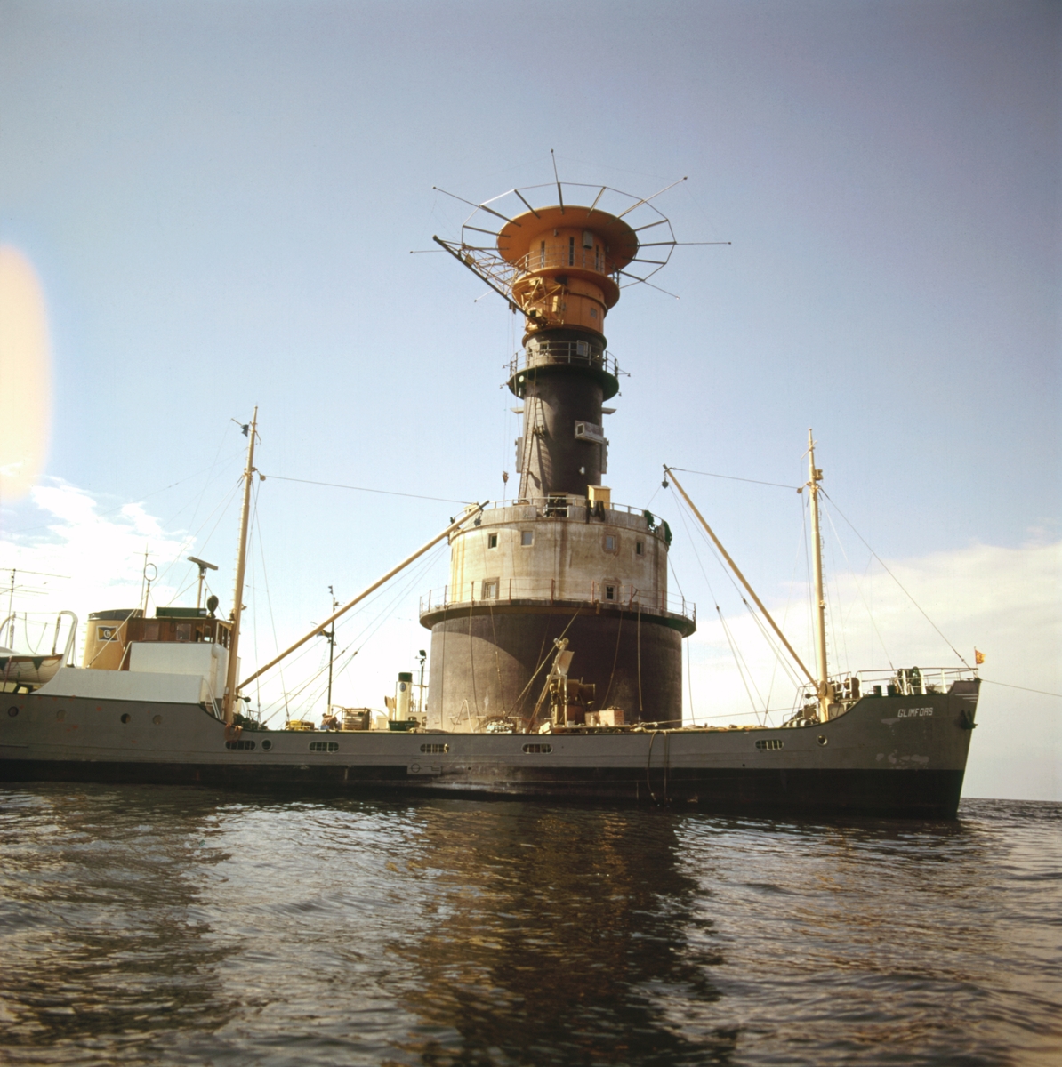 Lastfartyget GLIMFORS vid kassunfyren Svenska Björn 1968