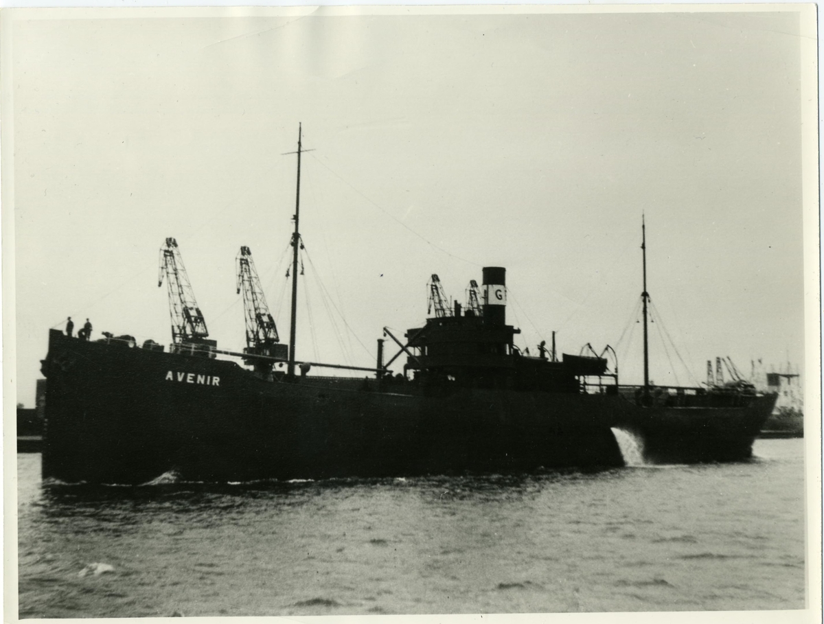 Lastfartyget ss Avenir ägdes av Firma Gustaf Erikson 1941 - 1950