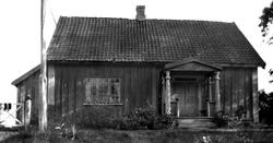 Trandem gård i Rømskog, med våningshuset (bygd ca 1830) . Fo