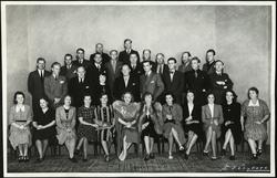 Teatersjef Otto med Centralteatrets personale 1938-39.