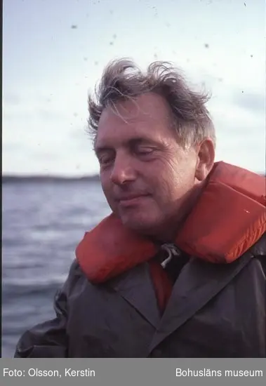 Museichef Carl Cullberg i en båt utanför Lysekil