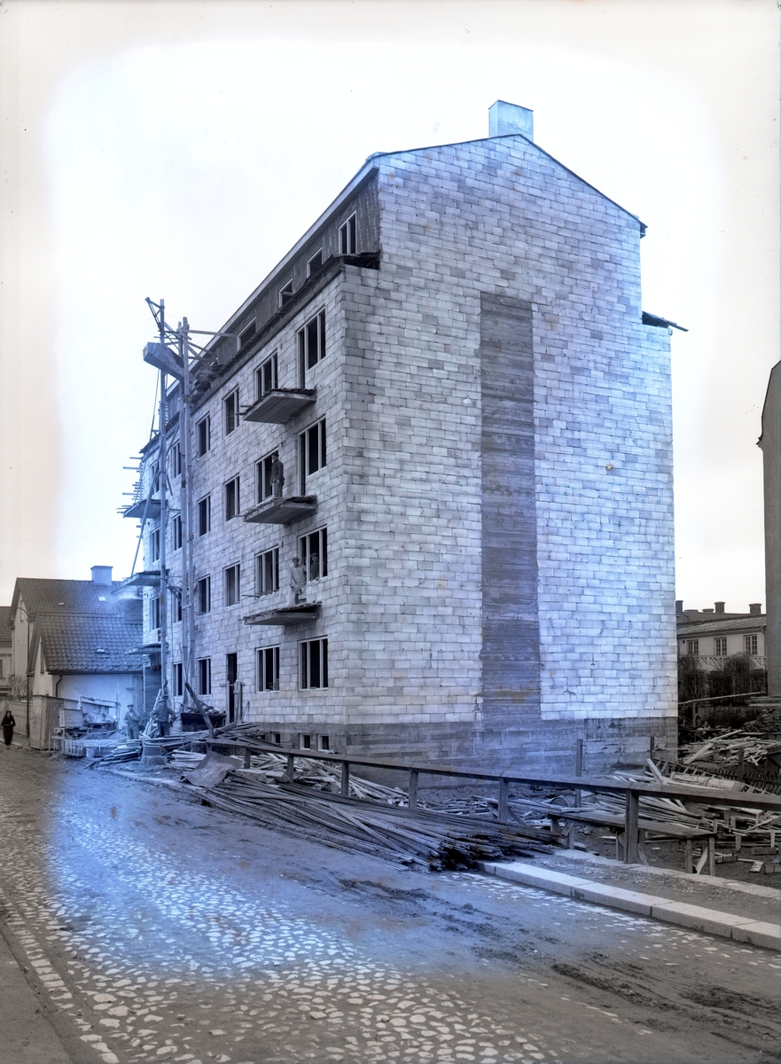 Bygge av bostadshus, Hamngatan 12. - Bild Linköping / DigitaltMuseum
