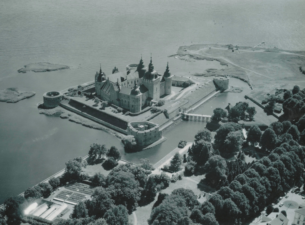 Flygfoto över Kalmar slott.