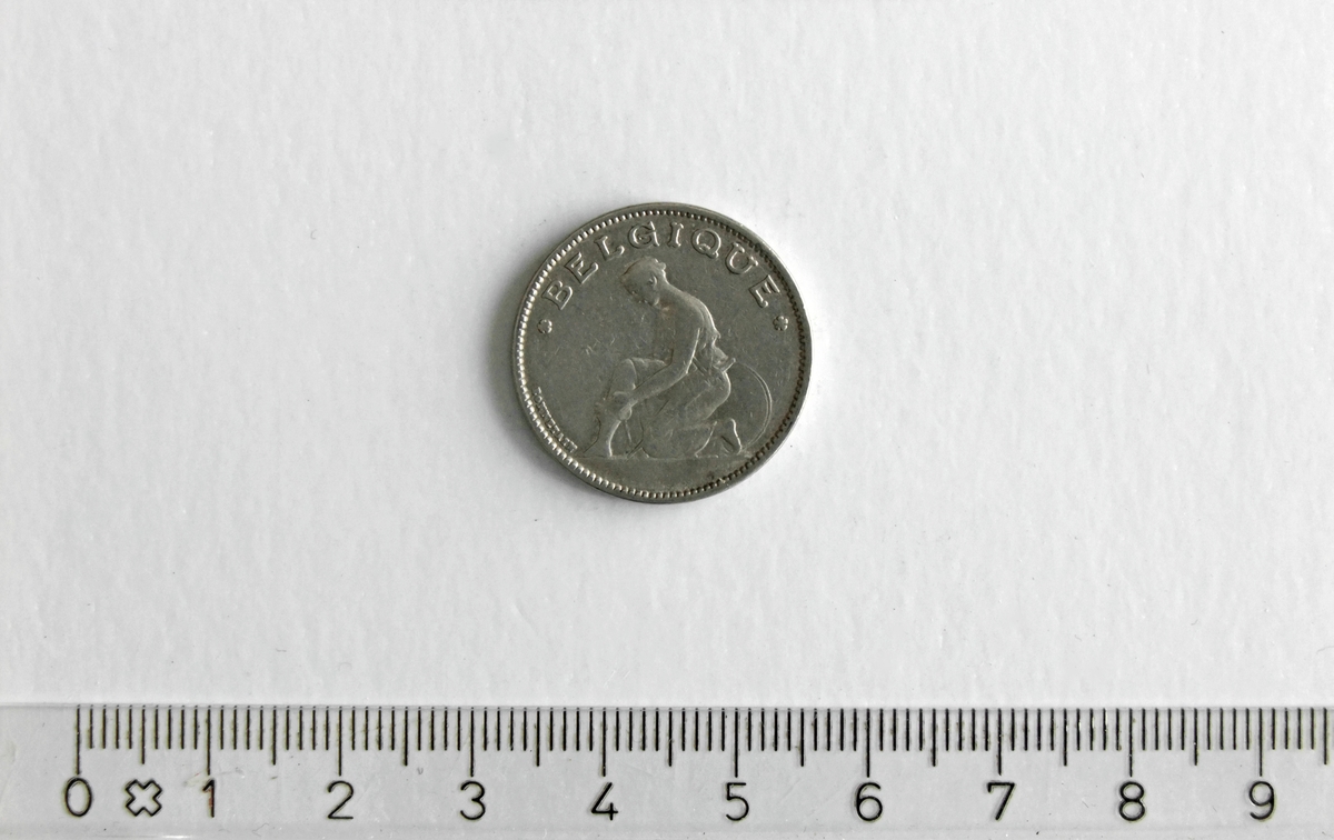 1 Franc  (1 F),  BELGIA, 1923,  Kong Albert I,  Nikkel.

Form:  Sirkulær