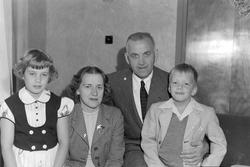 Norsk-Amerikaneren Harald Hyllan med familie besøker Trondhe