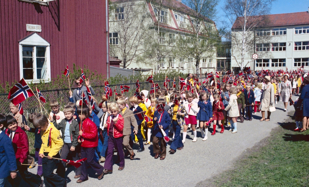 17.maifeiring, Strømmen, reportasjebilder