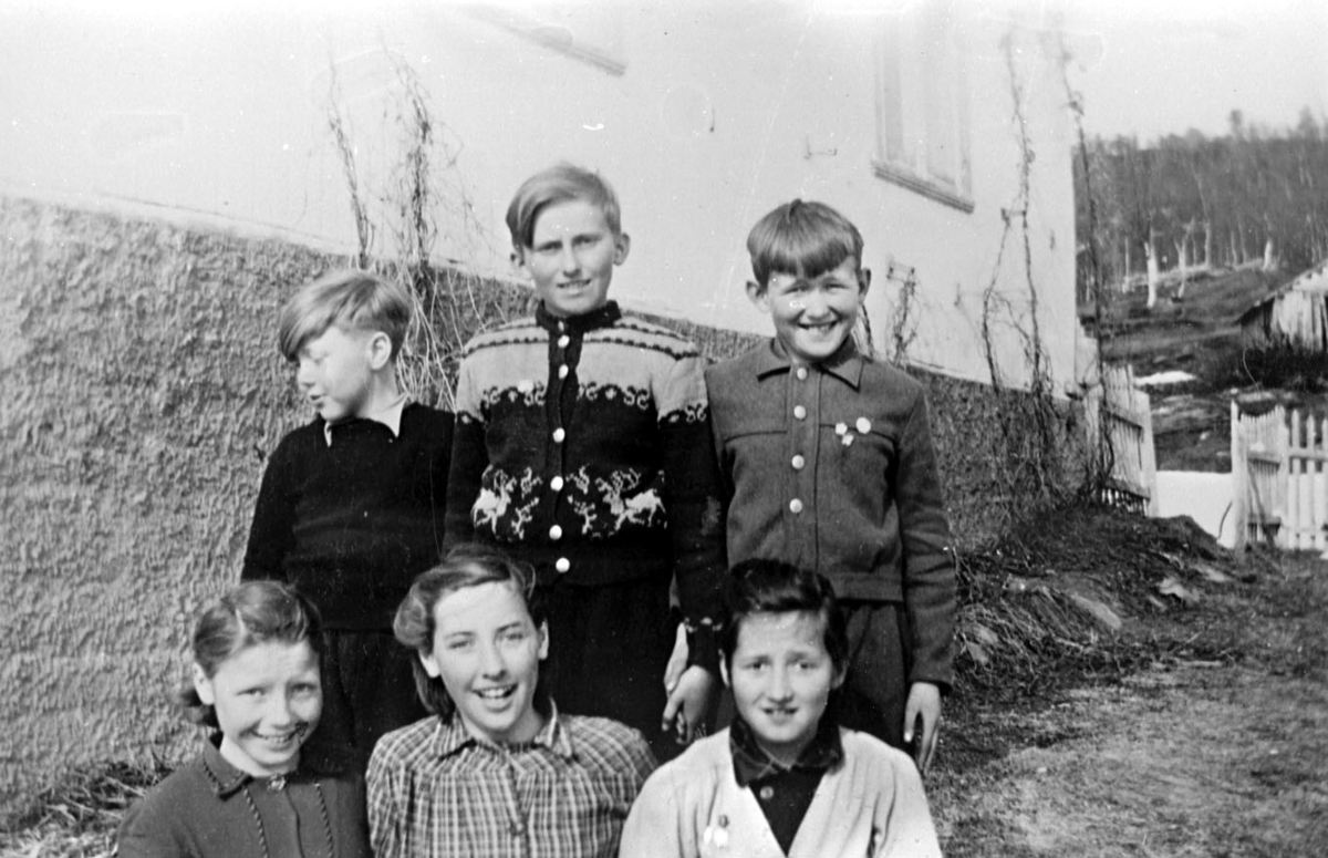 Elever ved Skutvik skole ca 1948, Malangen - Midt-Troms Museum ...