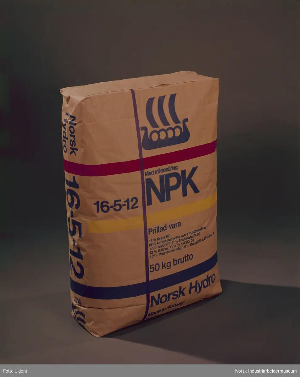 NPK-sekk med blå vikingskip logo.
