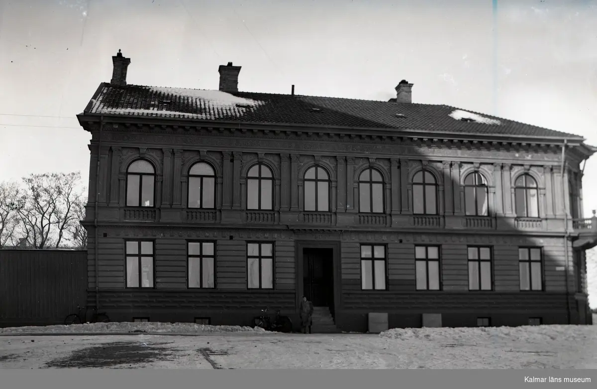 Det hus som Wilhelm och Martina Lundgren lät uppföra för Kalmar Sjöfartsmuseum. Huset inrymmer även flera bostadslägenheter.