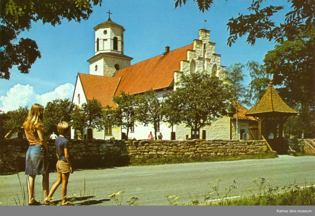 Vykort med motiv av Gärdslösa kyrka.