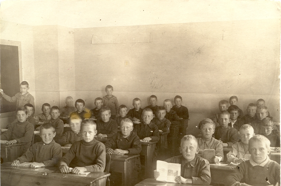 Folkskoleklass på Vasaskolan läsåret 1920-1921.