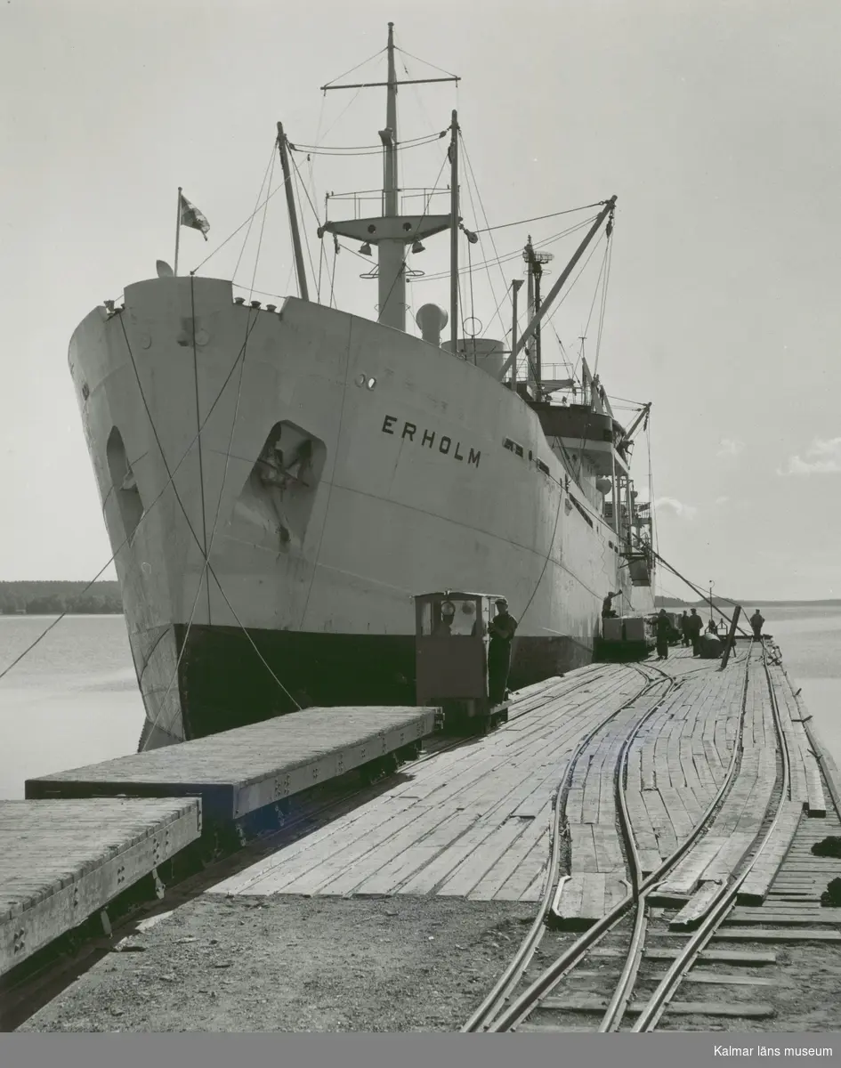 Lastmotorfartyget Erholm byggt 1943 i Edsbruks hamn.