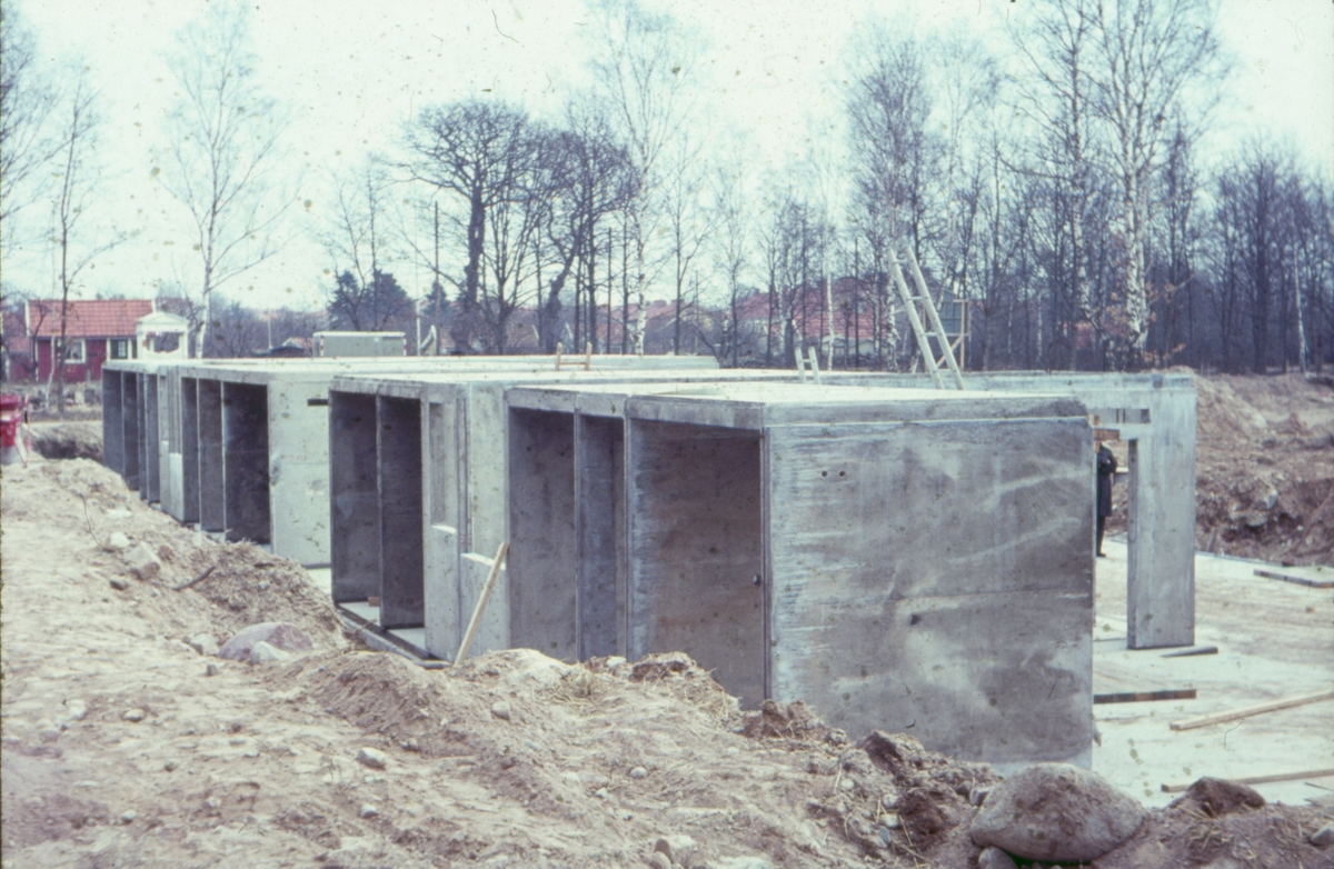 Kvarteren Lunden och Gläntan. Bilder från arbetsplatsen omkring 1967-68.