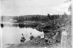 Fisketur et sted i Rakkestad. Barna til Louise Langberg og p