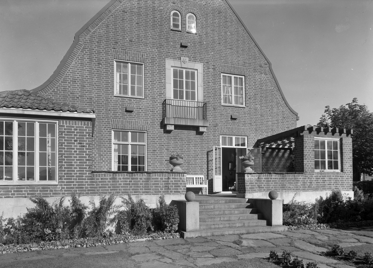 Generalboligen, Øvre Allé 14, eksteriør og interiør