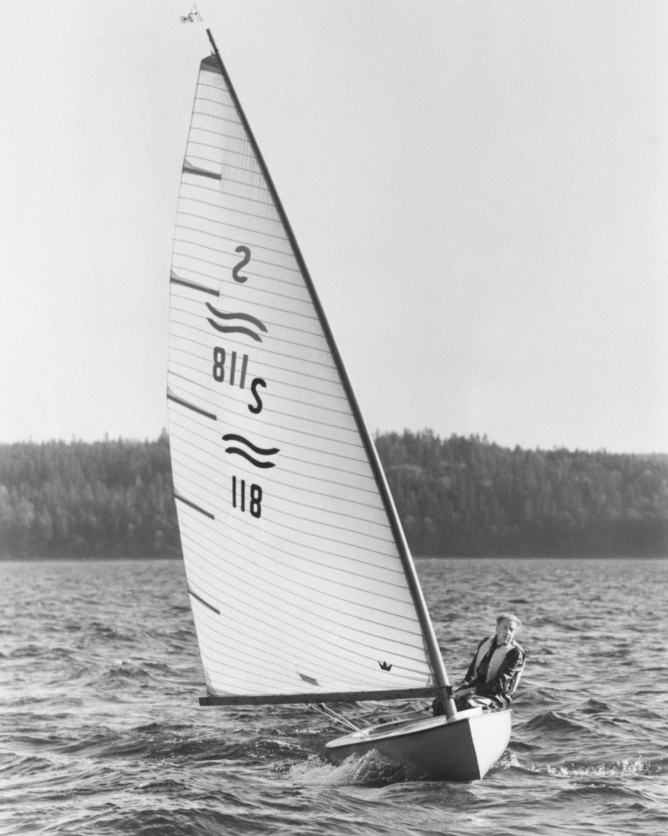 Rickard Sarby seglar sin finnjolle S 118 BEAUTY