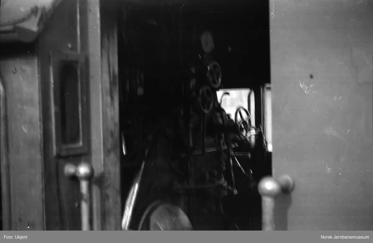 Damplokomotiv type 39a nr. 168 - fra førerhuset