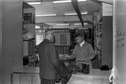 Utlevering av arbeidstøy.