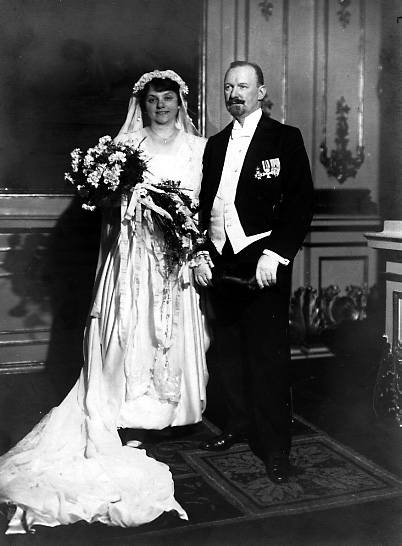 16 jan. 1918, Brudparet Rosa (40 år) och Yngve (54 år) Sjöstedt, Grand Hotel, Stockolm.