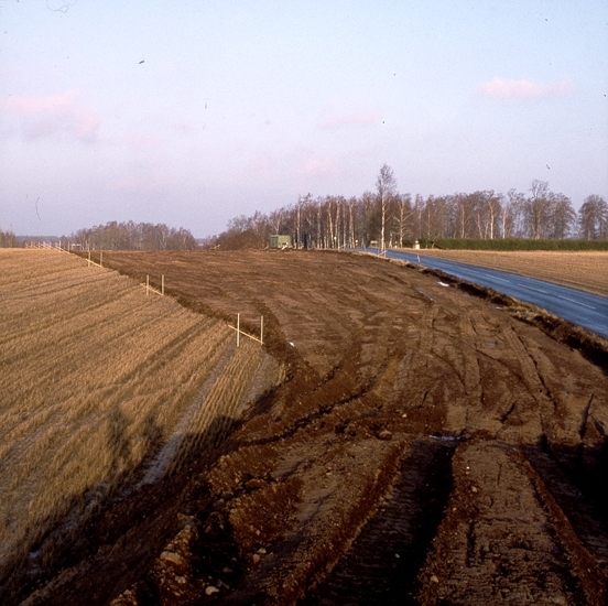 Landsvägen vid Dagsnäs.
Bilden tagen i samband med omläggning av vägen mellan Skara och Falköping.