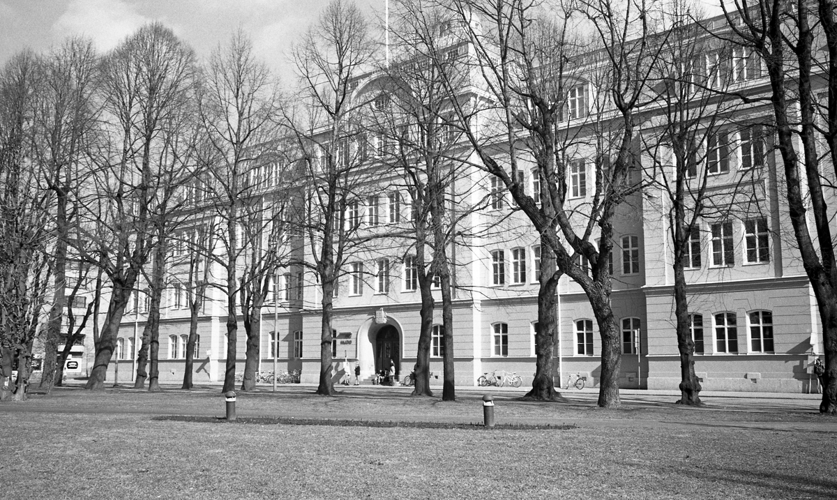 Vasaskolan, Norra Kungsgatan 15, Gävle. Gymnasieskola. 1990.