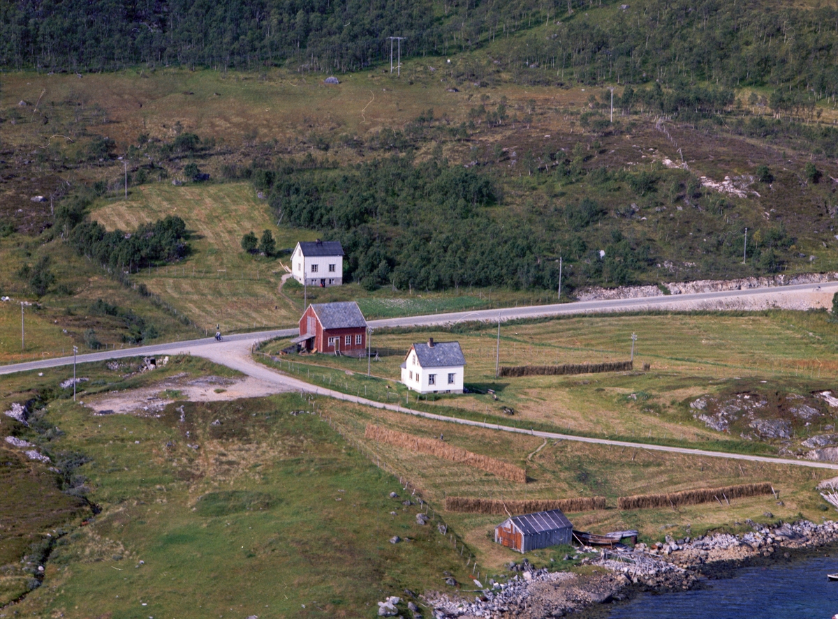 Flyfoto fra Våtvoll i Gullesfjord.