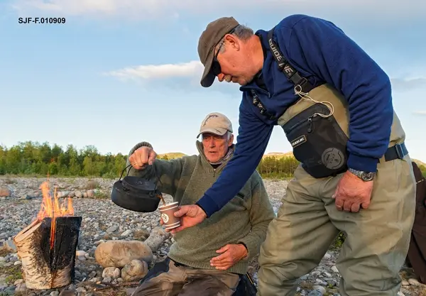 Idar Edvardsen fra Bjerkvik (opprinnelig fra Grovfjord) serv