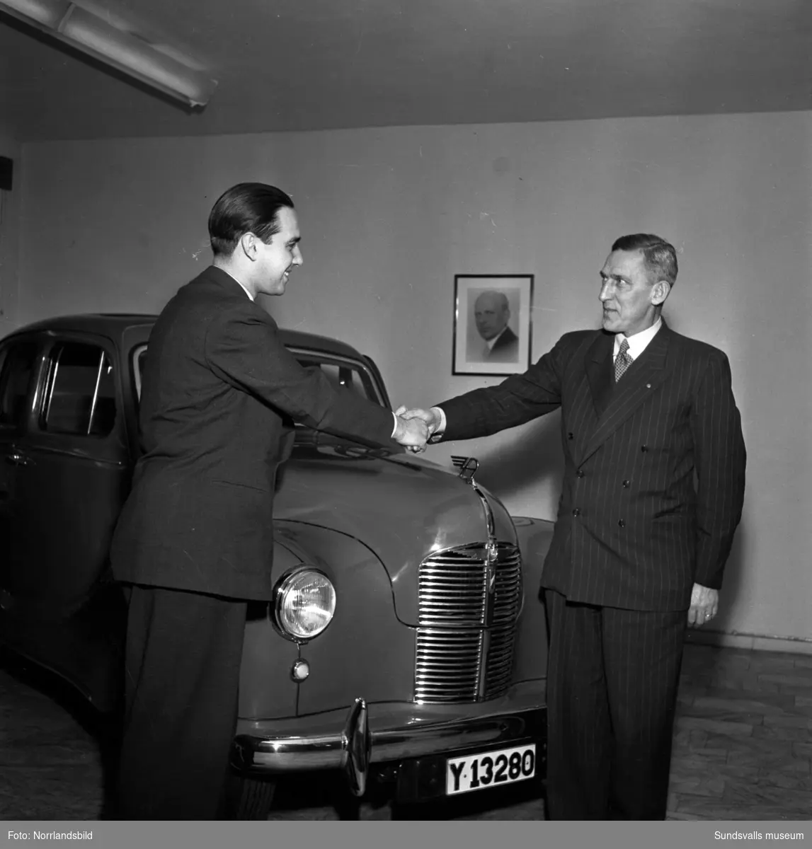 En Austin-bil lottades ut i Svenska skidspelens lotteri 1951.