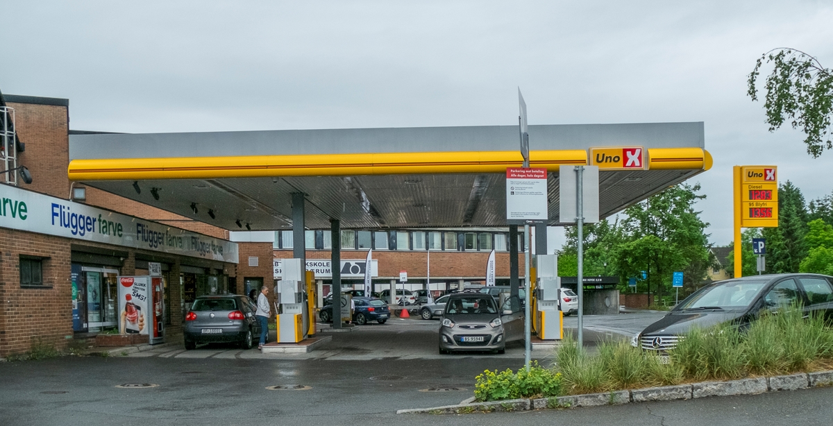 Uno X bensinstasjon Jens Ringsvei Bekkestua Bærum