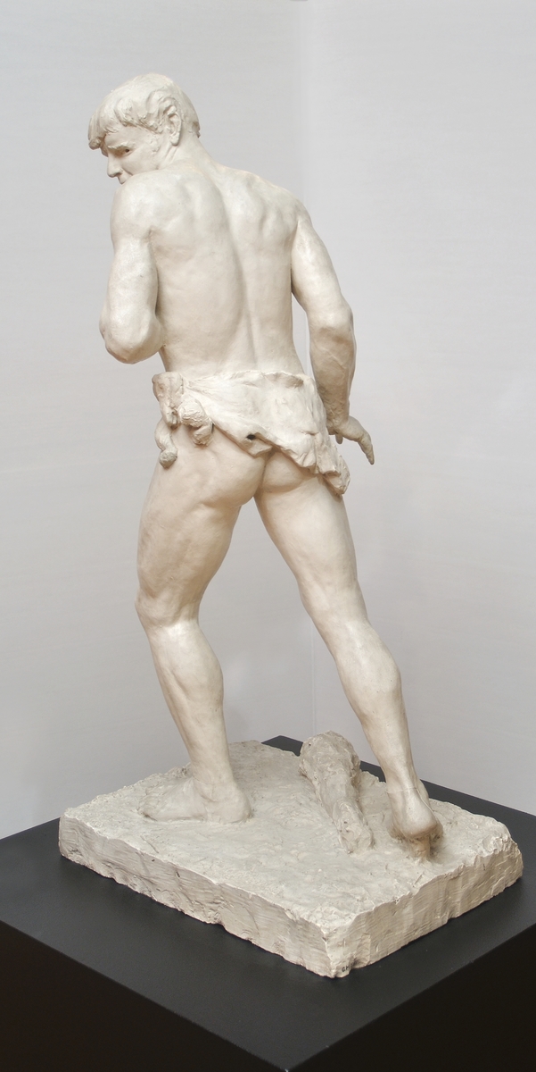 Skulptur, originalgips. "Kain" utförd av Carolina Benedicks-Bruce, (1856-1935). Skulpturen belönad med "Mention honorable" på salongen i Paris.