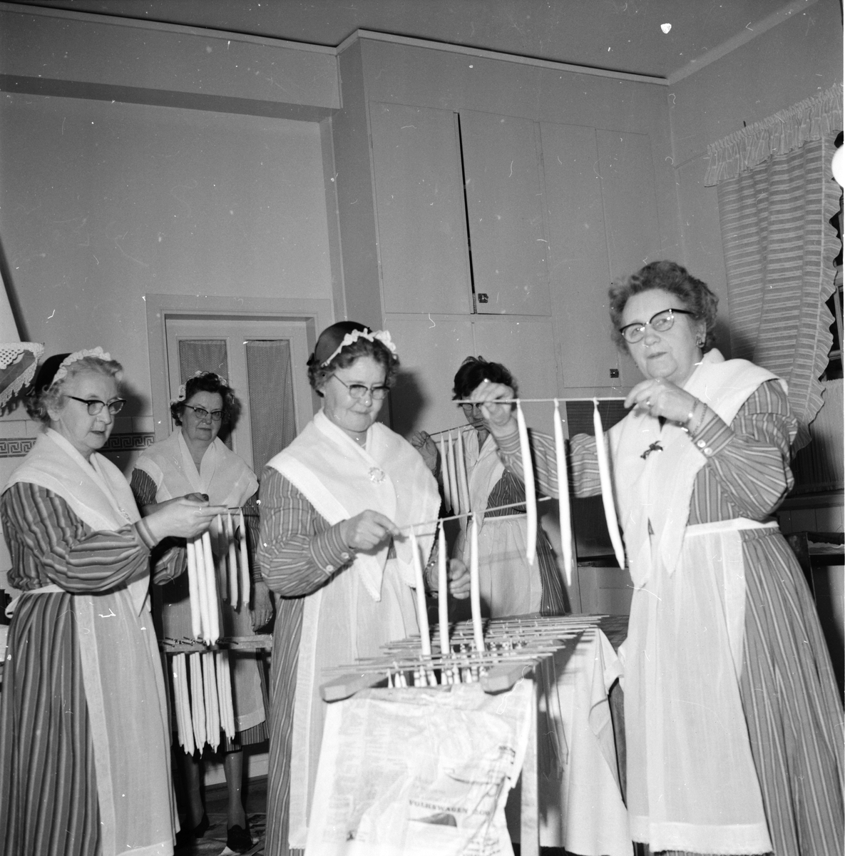 Ljusstöpning,
Husmodersföreningen,
22 November 1962

