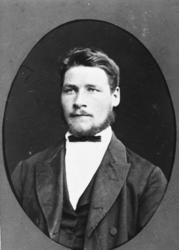 Portrett av Enok Hagerup Iversen, Lekangen  f.1853