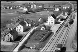 Serie på 5 bilder fra Lena sentrum juni 1938. Fotografens st