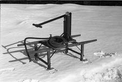 Bærbar hagesprøyte produsert av Kubberud, Ø.Toten. Fire bild