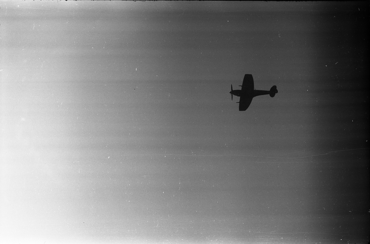 Fly, trolig alliert, over Kraby mai/juni 1945.