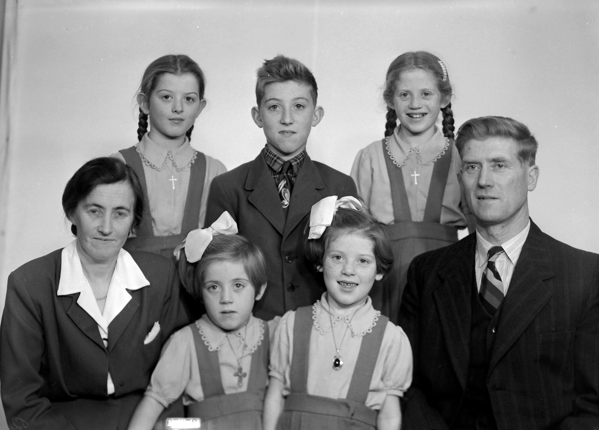 Aasta og Anton Bergheim med barna Arnt, Ingeborg, Berta, Aud og Ann Dordi